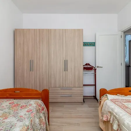 Flatguest Central +3bed +2bath +wifi * Las Palmas